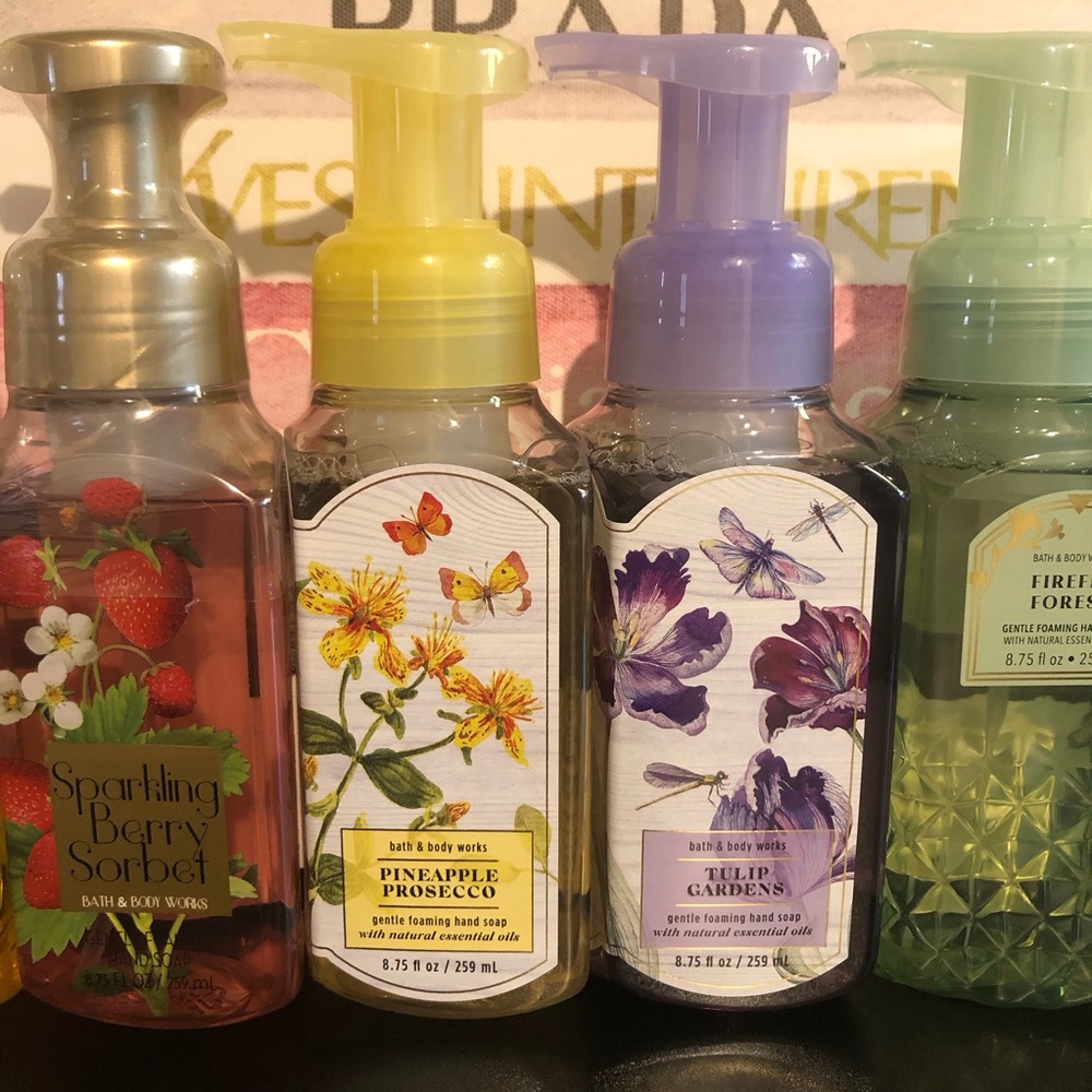 6 Bath & Body Works Foam Hand Soap Spring Berry Pineapple Tulip Cucumber Lily - Picture 3 of 6